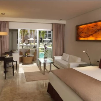 Paradisus Playa Del Carmen swim-up suite inside room