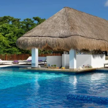 Paradisus Playa Del Carmen swim-up bar in pool