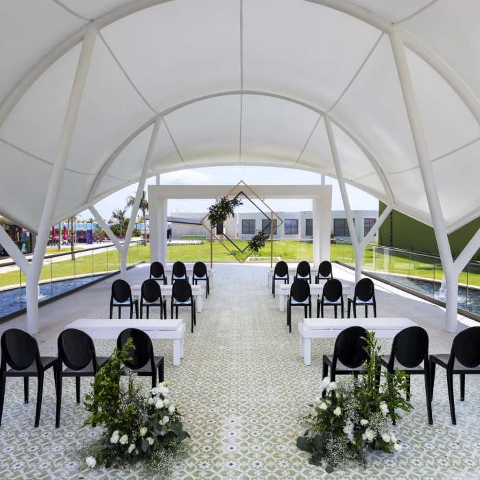 Ceremony decor on Palm Pavilion 1 y 2 at Planet Hollywood Cancun Resort and Spa