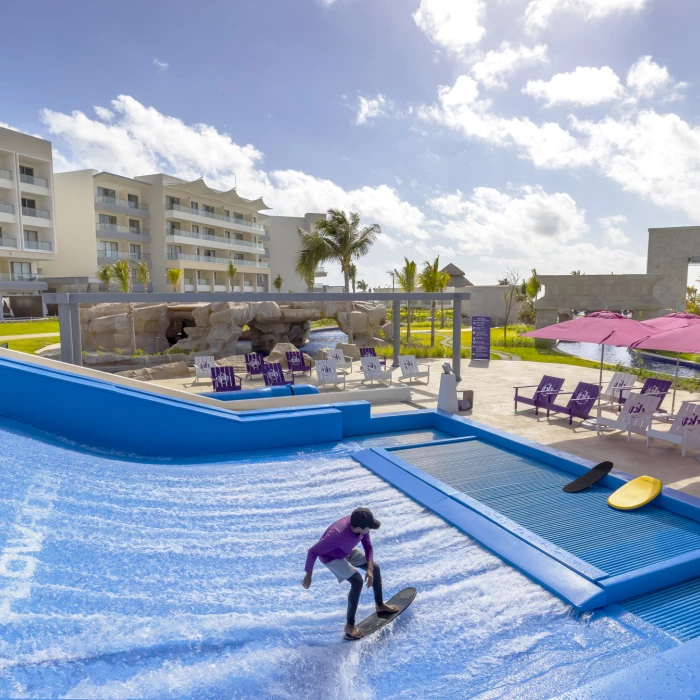 Planet Hollywood Cancun Surfing pool