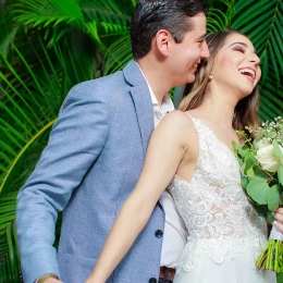 Couple posing at La Plazita wedding venue in Barcelo Puerto Vallarta