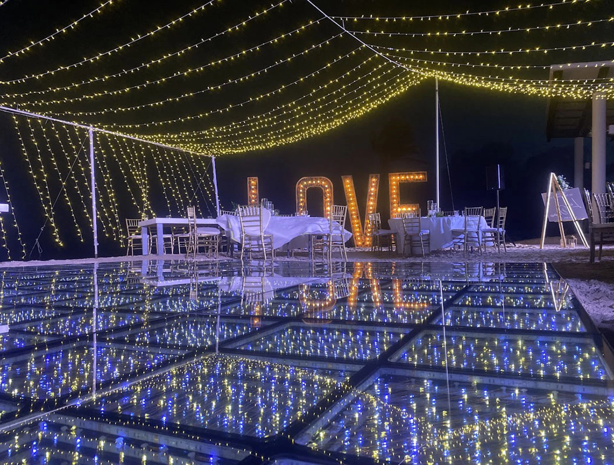 Reception decor in the energy beach at breathless riviera cancun