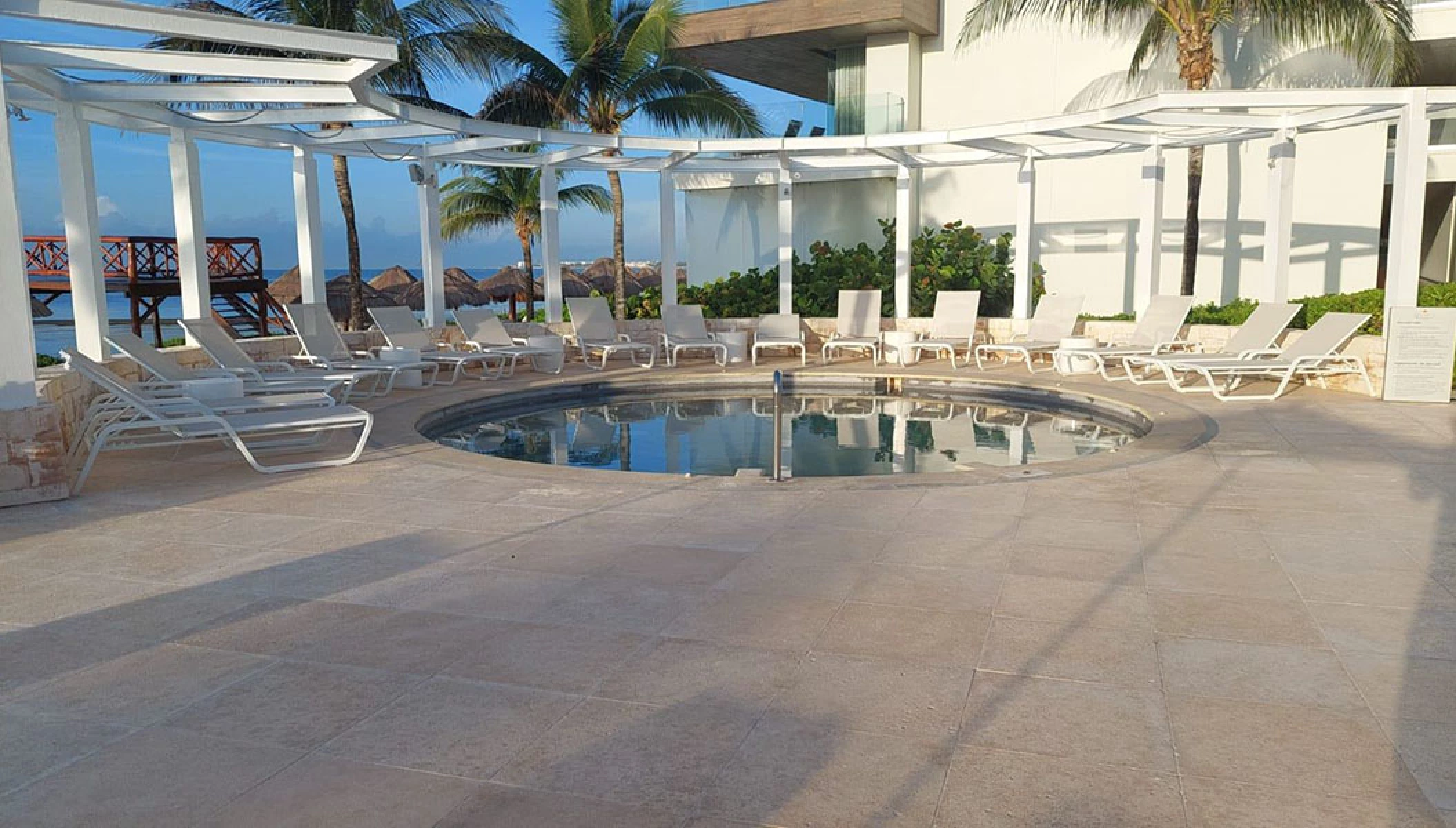 Secrets Jacuzzy venue at Breathless and secrets Riviera Cancun.