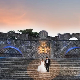 bride and groom at the amphitheater venue at Casa de Campo