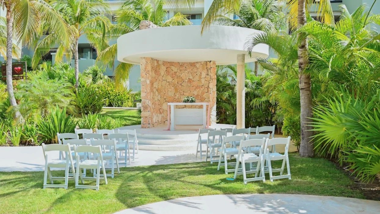 garden gazebo venue at Catalonia Grand Costa Mujeres