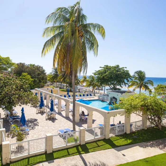 pool and bar at Catalonia Montego Bay