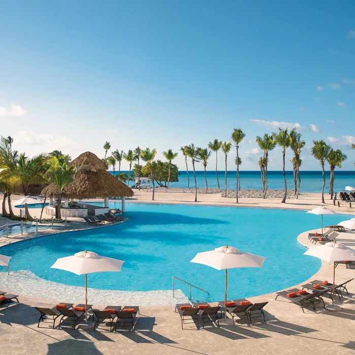 infinity pool at Dreams Dominicus La Romana