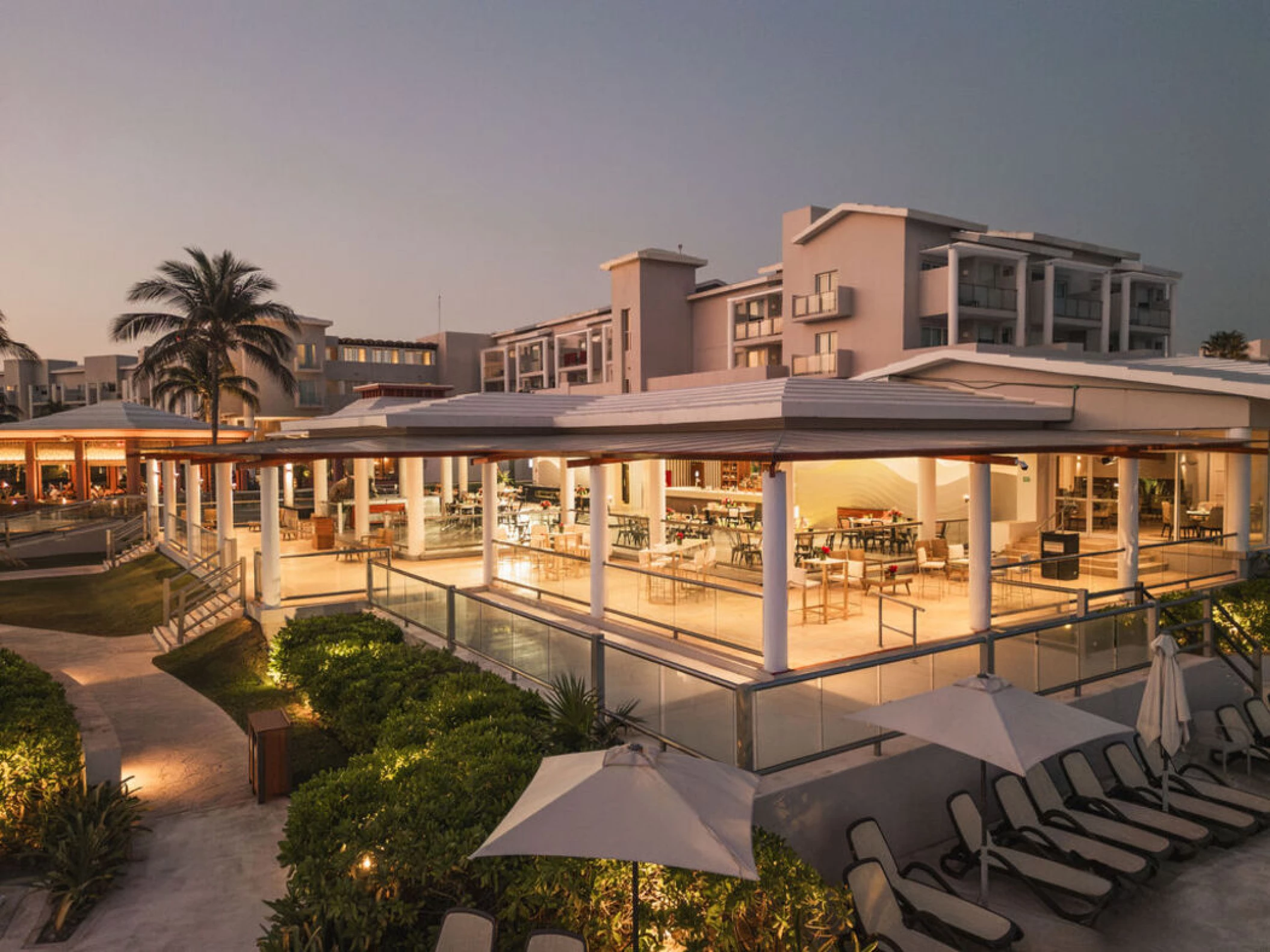 castaways restaurant venue at dreams jade resort