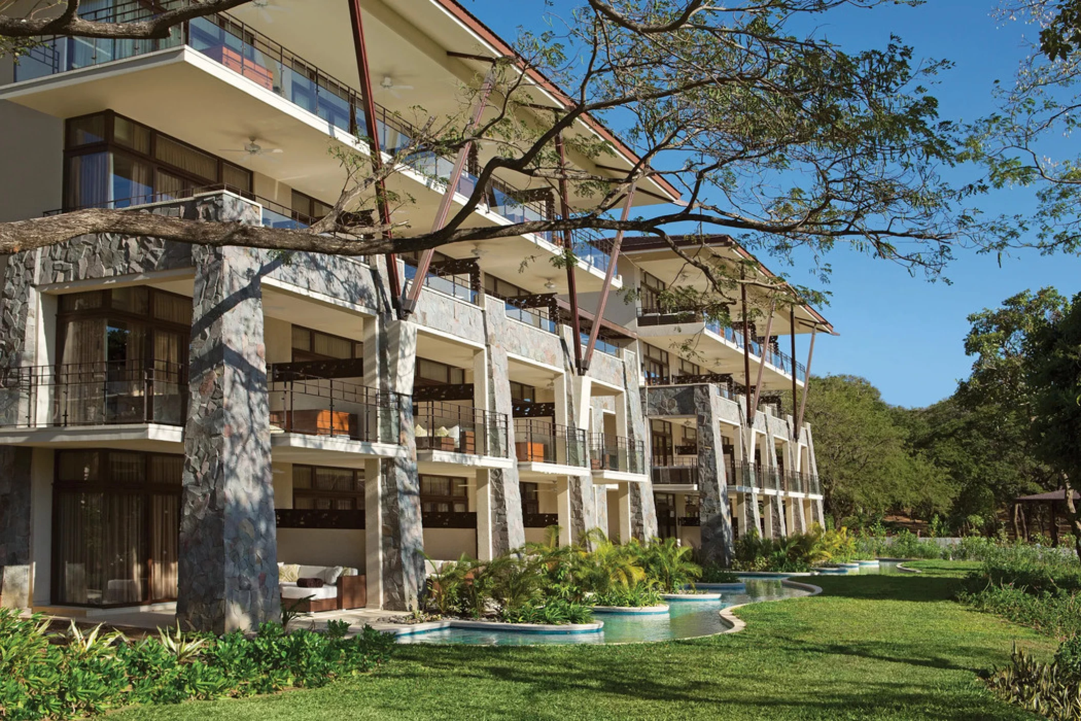 junior suite swim out at Dreams Las Mareas