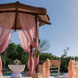 pool gazebo venue at Dreams Las Mareas