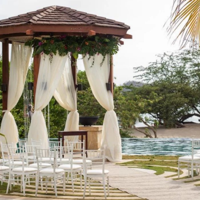 pool gazebo venue at Dreams Las Mareas