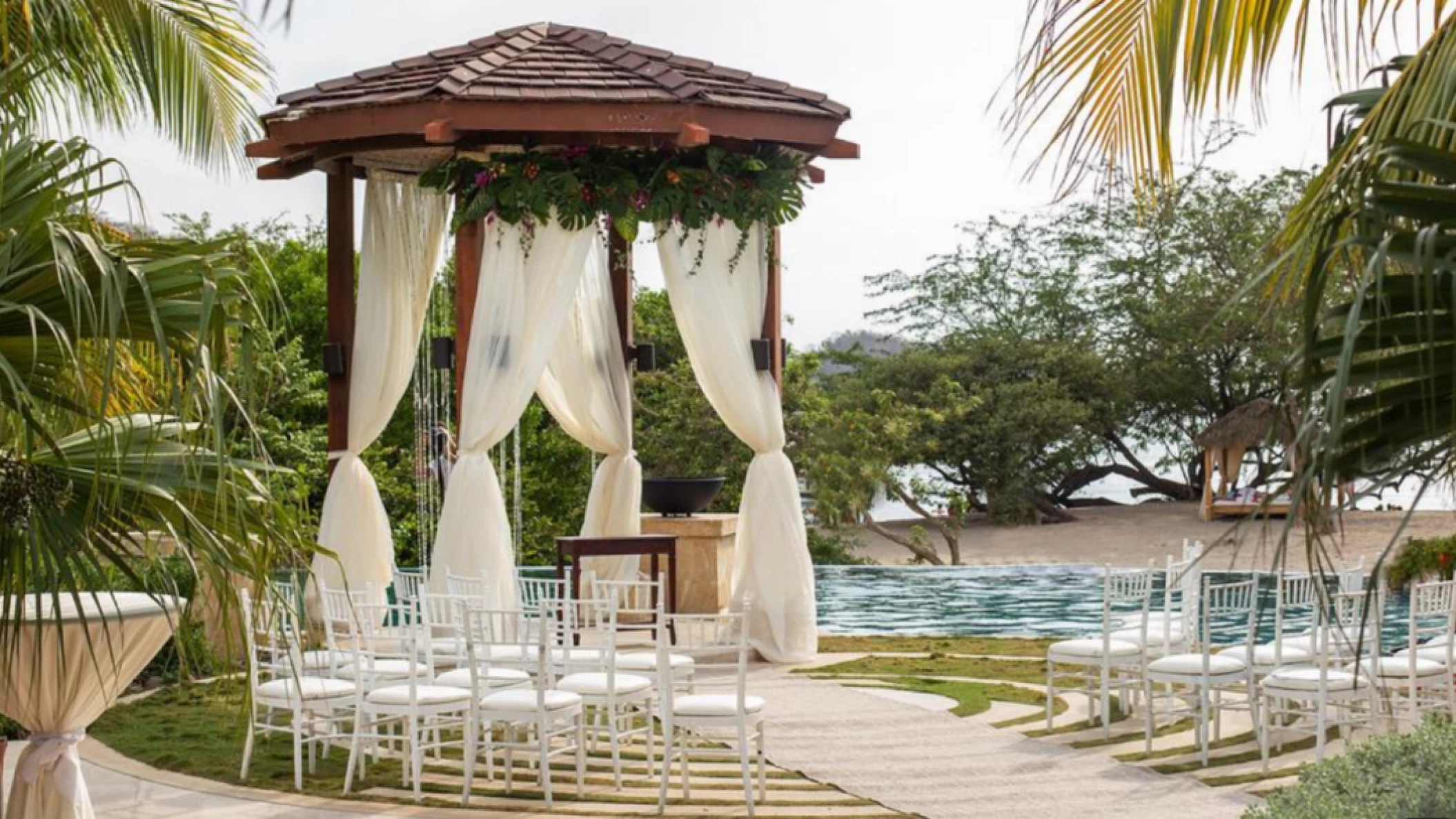 pool gazebo venue at Dreams Las Mareas