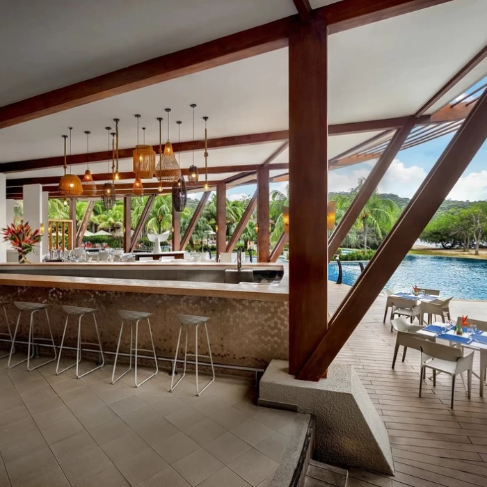 sugar reef bar at Dreams Las Mareas