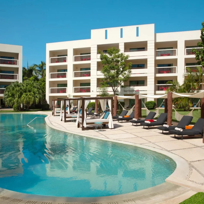 adults-only pool at Dreams Puerto Morelos Resort & Spa