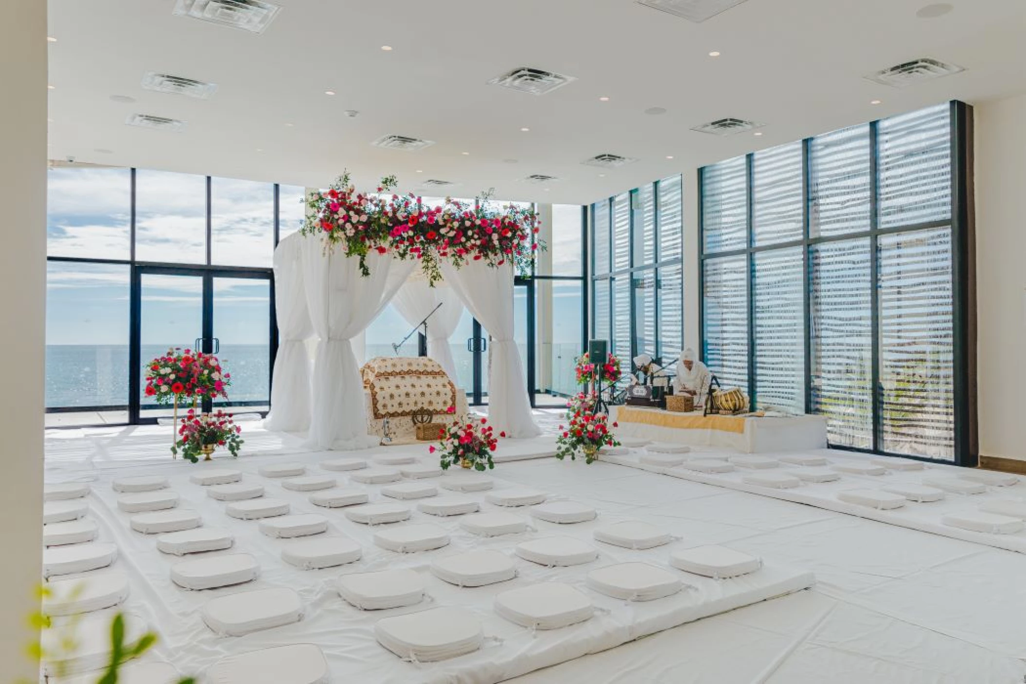 sikh wedding setup at indigo ballroom at dreams sapphire