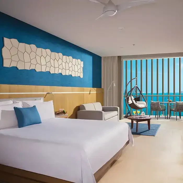 Rooms and suites at Dreams Vista Cancun Golf and Spa