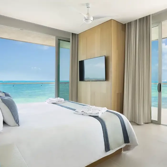 Rooms and suites at Dreams Vista Cancun Golf and Spa