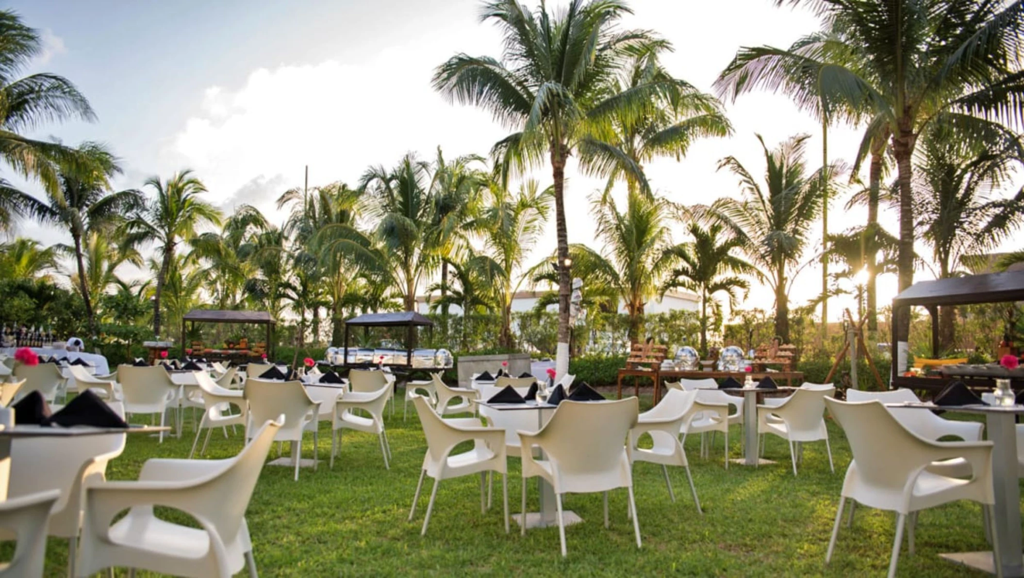 garden reception setup at Fiesta Americana Cozumel