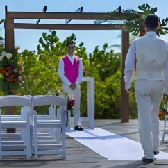 lgbtq couple wedding at grand palladium costa mujeres