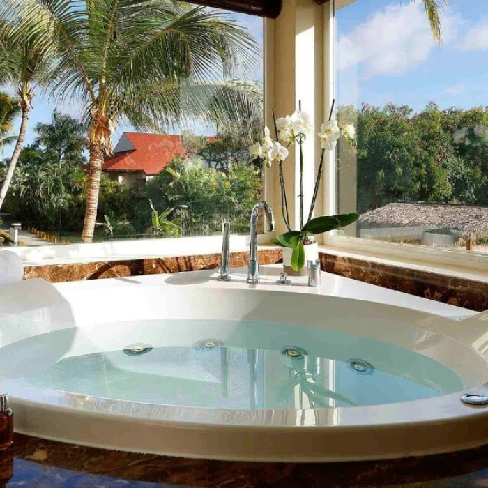 jacuzzi in suite at Grand Palladium Punta Cana