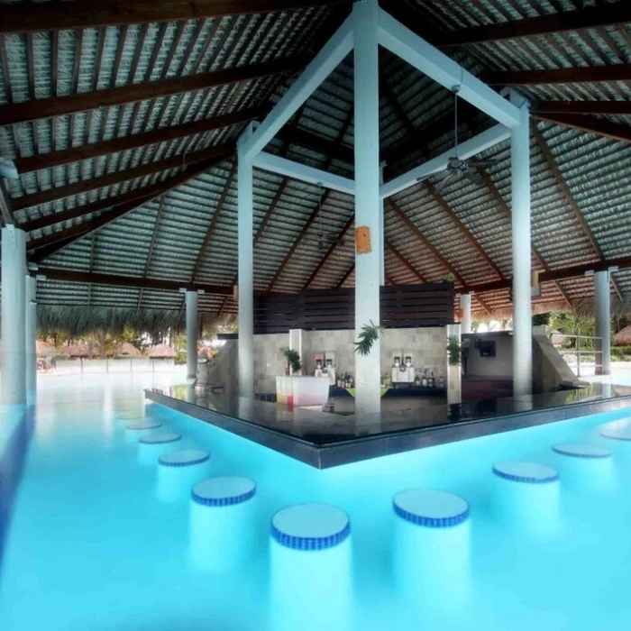 swim-up bar at Grand Palladium Punta Cana