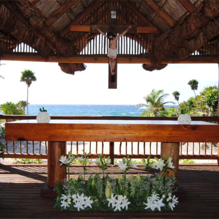 alter at the chapel at Grand Sirenis Riviera Maya