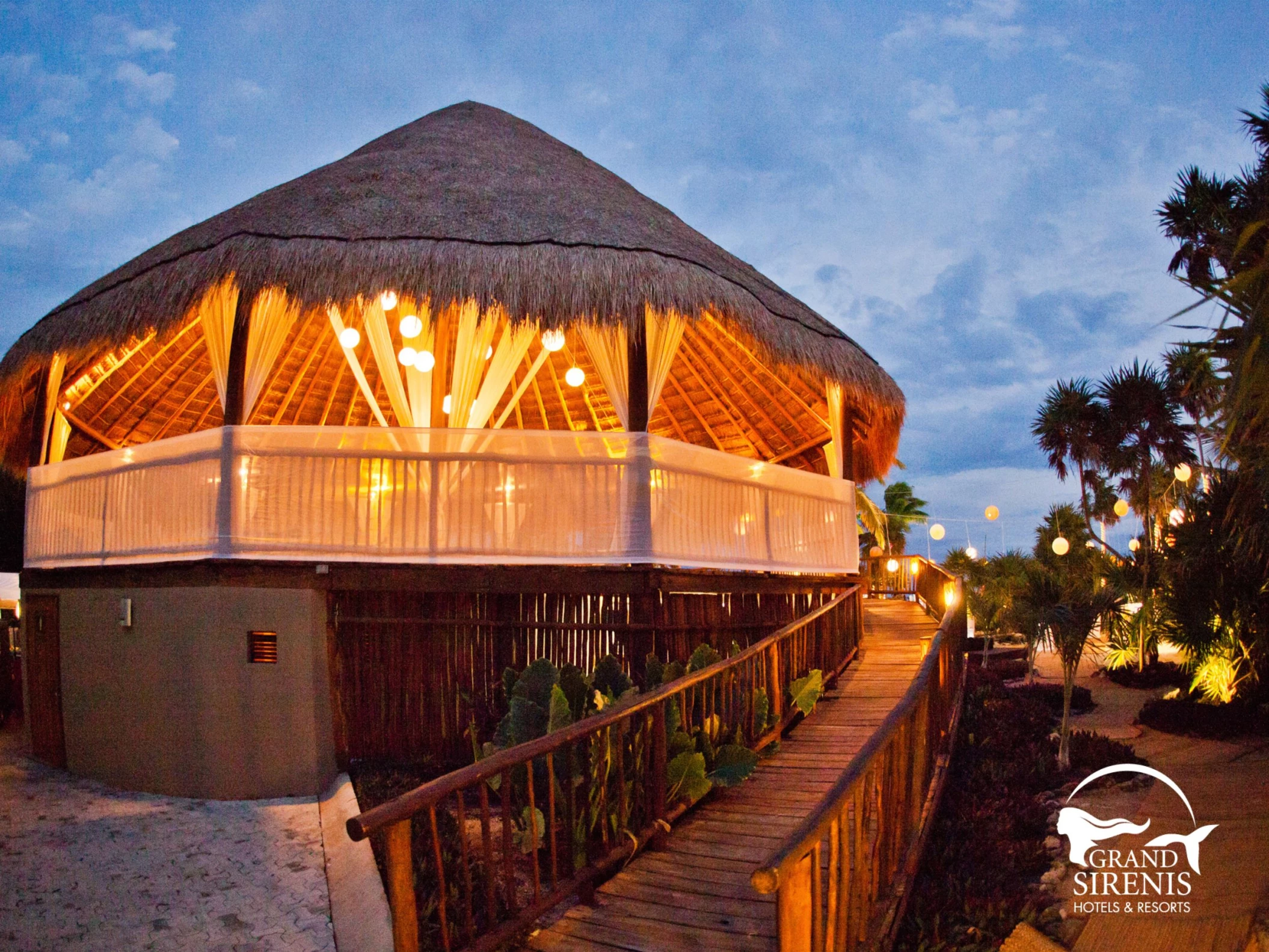 palapa venue at Grand Sirenis Riviera Maya
