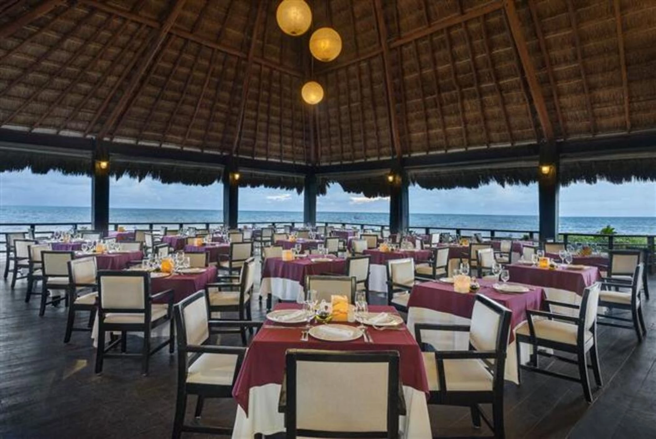 dolce vita restaurant at Ocean Maya Royale