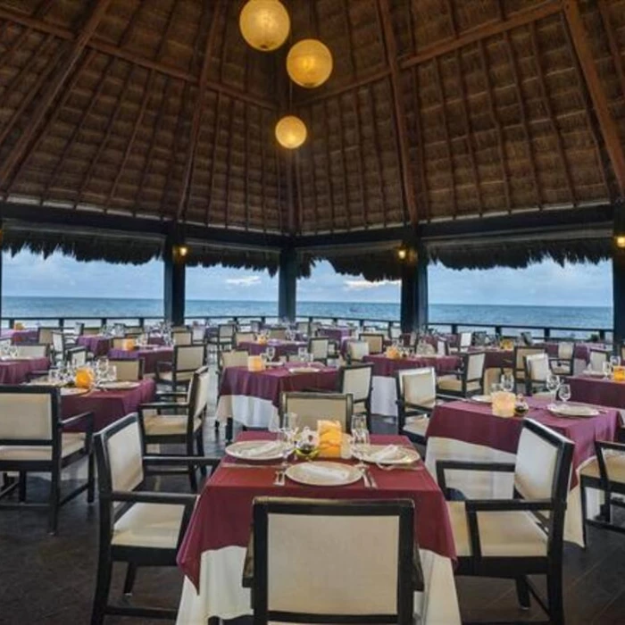 dolce vita restaurant at Ocean Maya Royale