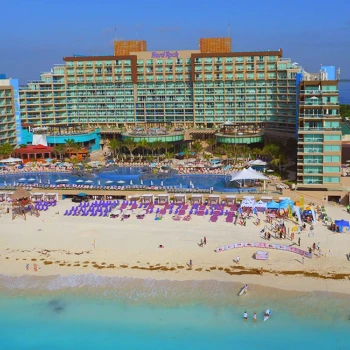 Hard Rock Cancun overview.