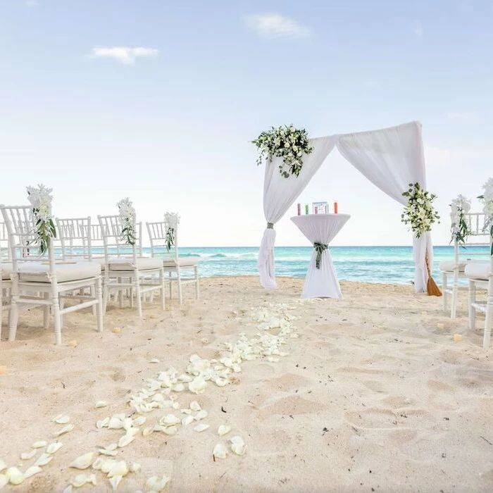 beach wedding venue at Hilton Cancun Mar Caribe