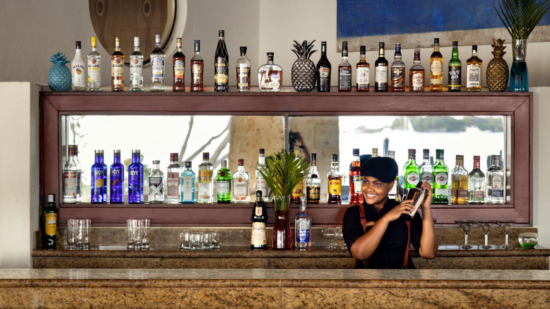 bar at the grill restaurant at Hilton La Romana