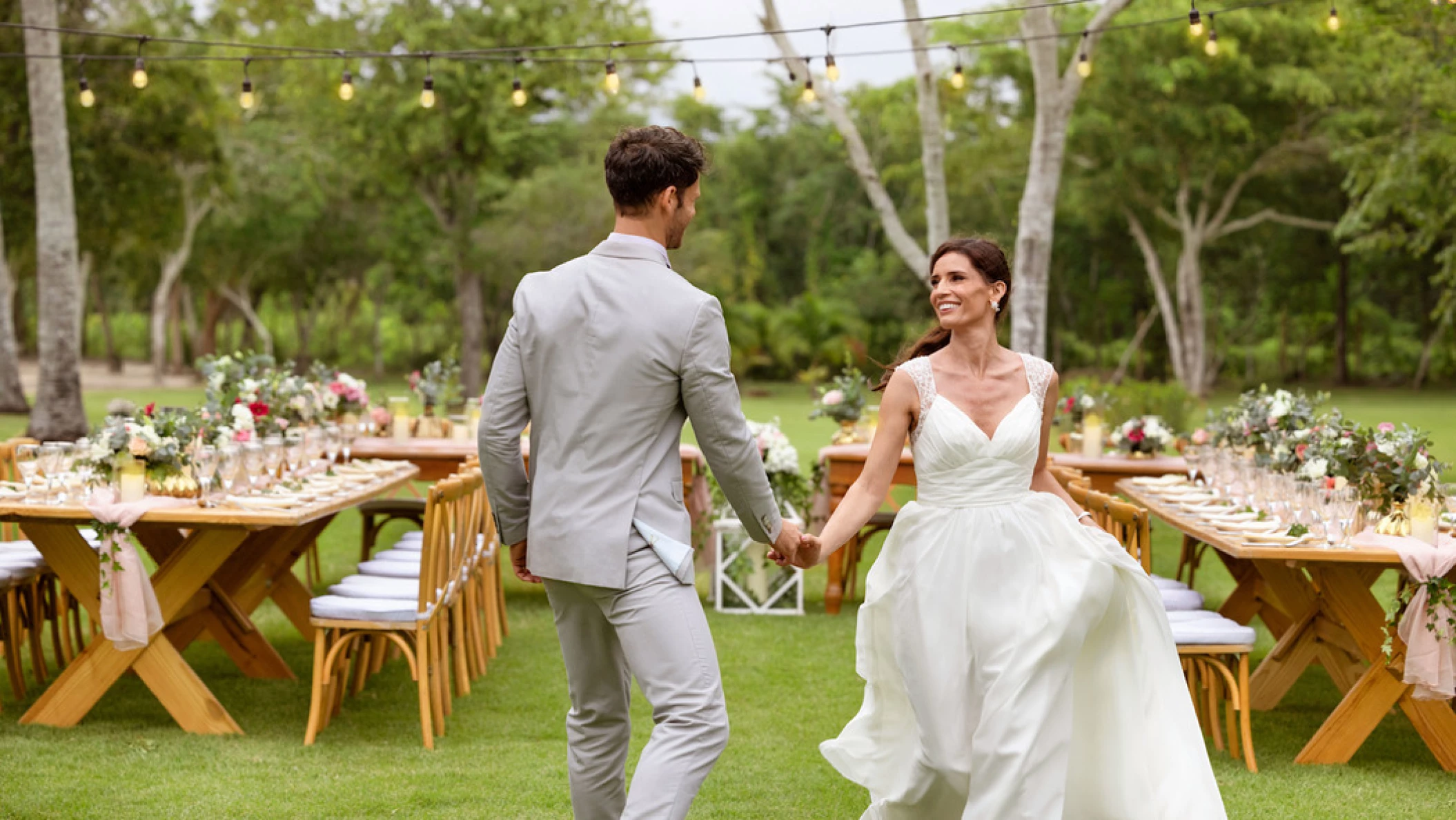 bride and groom at the garden gazebo venue at Hilton La Romana