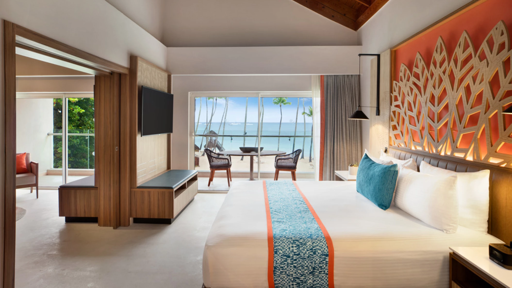 premium suite oceanfront king at Hilton La Romana
