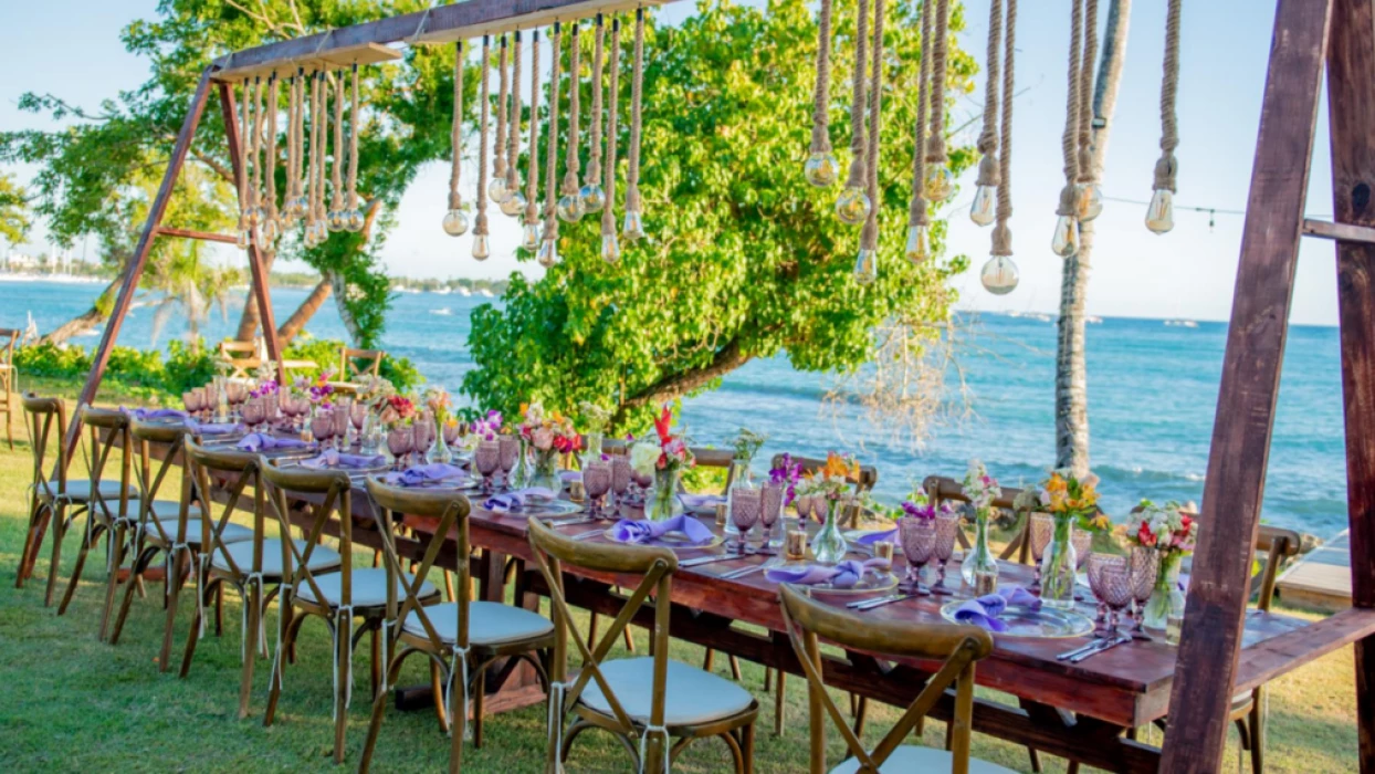 seaside garden venue at Hilton La Romana