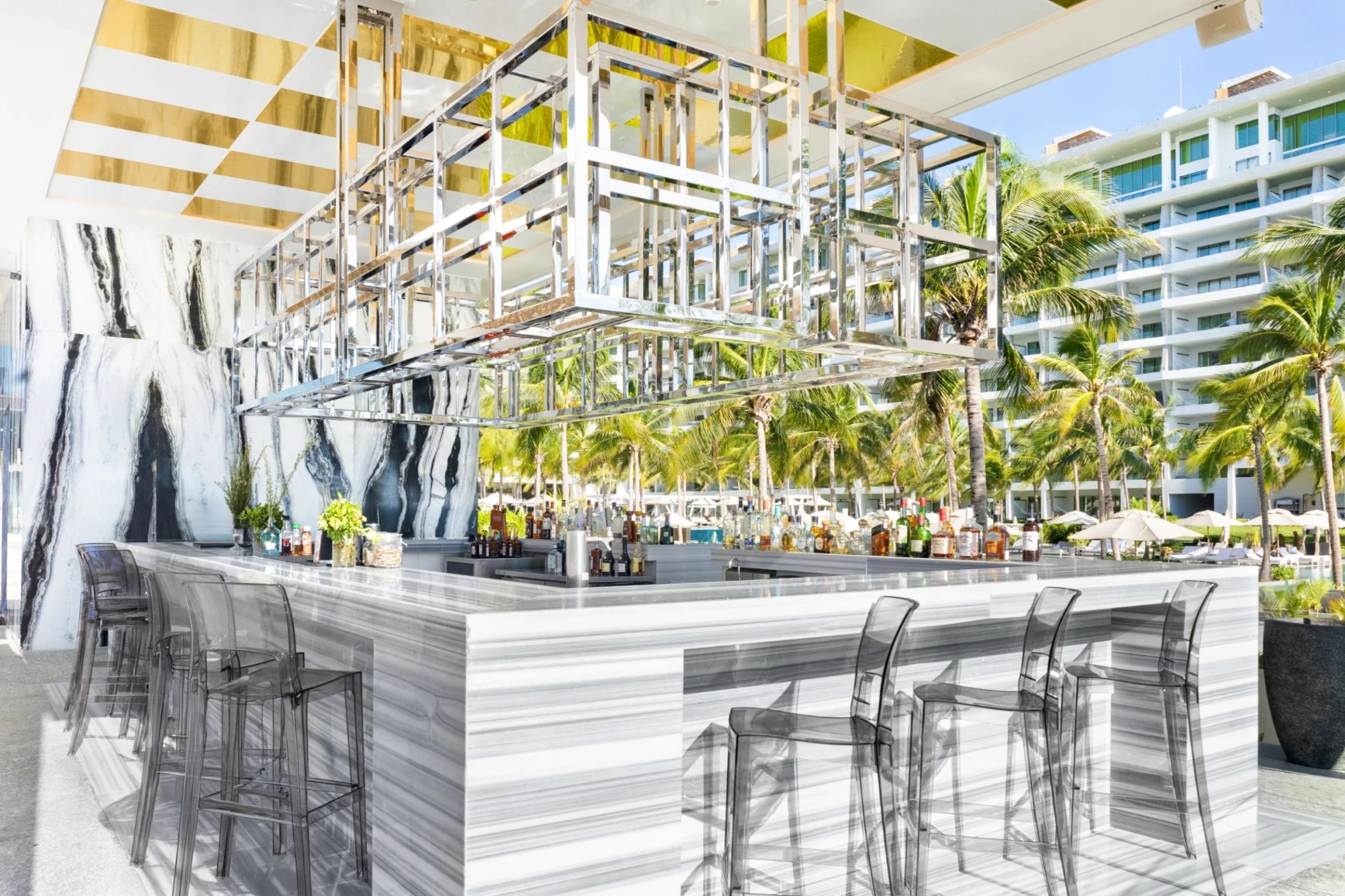 pool bar at Hotel Mousai Cancun