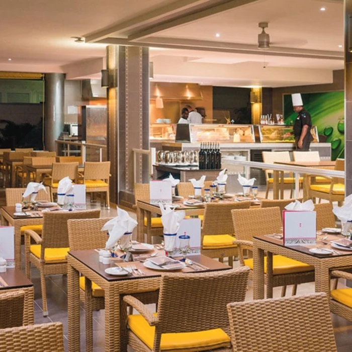 restaurant at Hotel Riu Reggae