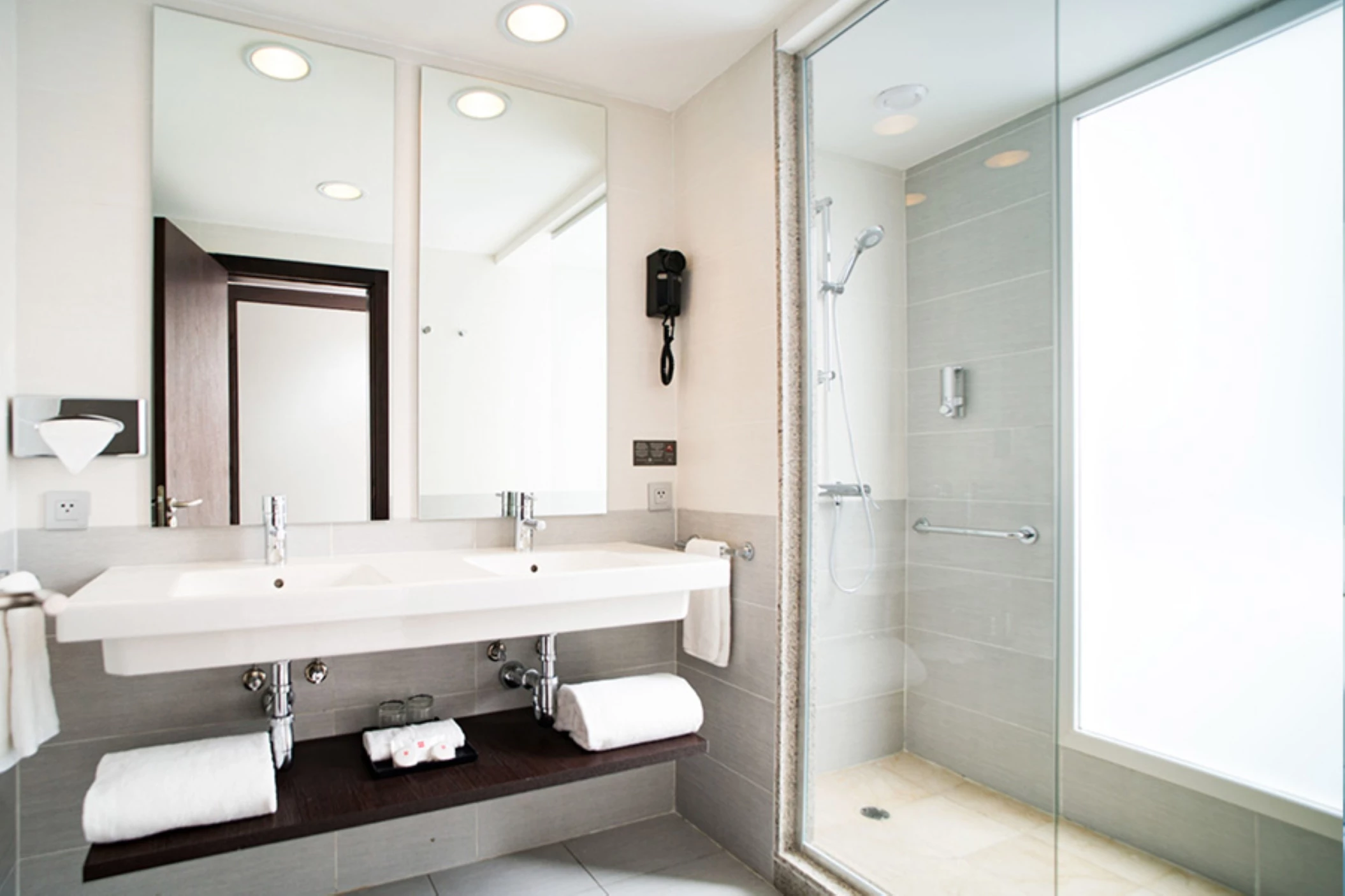 washroom of suite at Hotel Riu Reggae