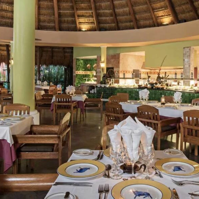 buffet restaurant at Iberostar Waves Cozumel