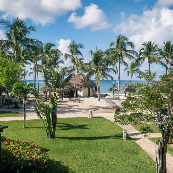 landscaped gardens at Iberostar Waves Cozumel