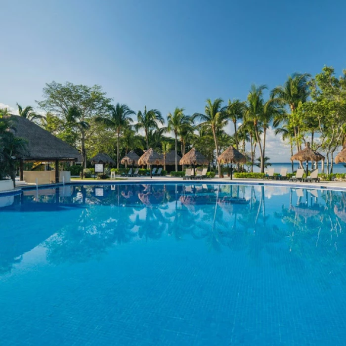 pool at Iberostar Waves Cozumel