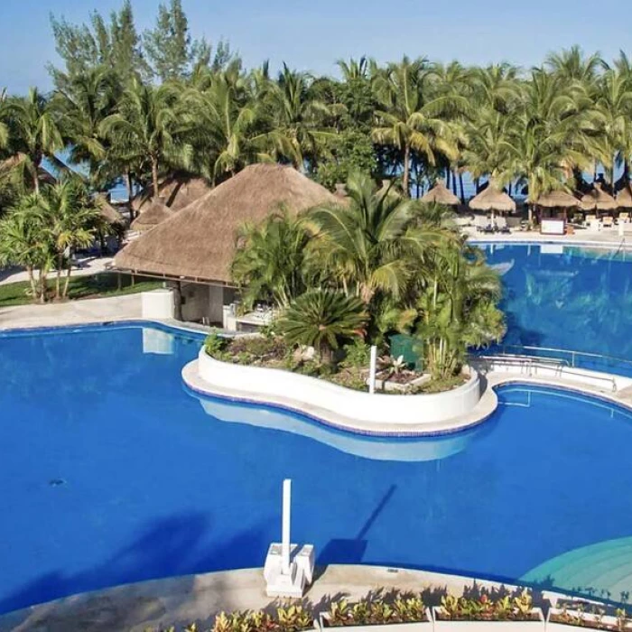 pool at Iberostar Waves Cozumel