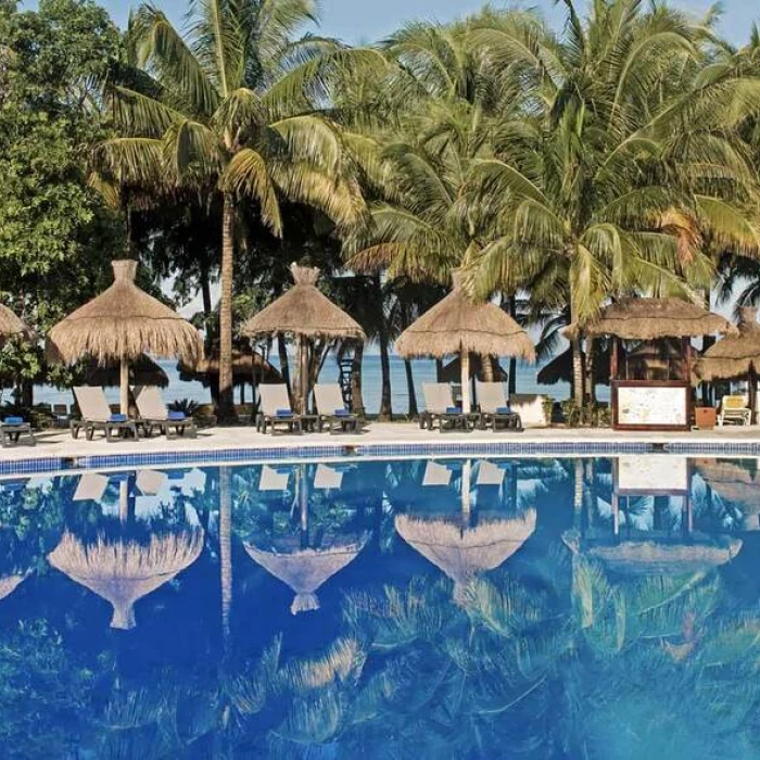 pool at Iberostar Waves Cozumel