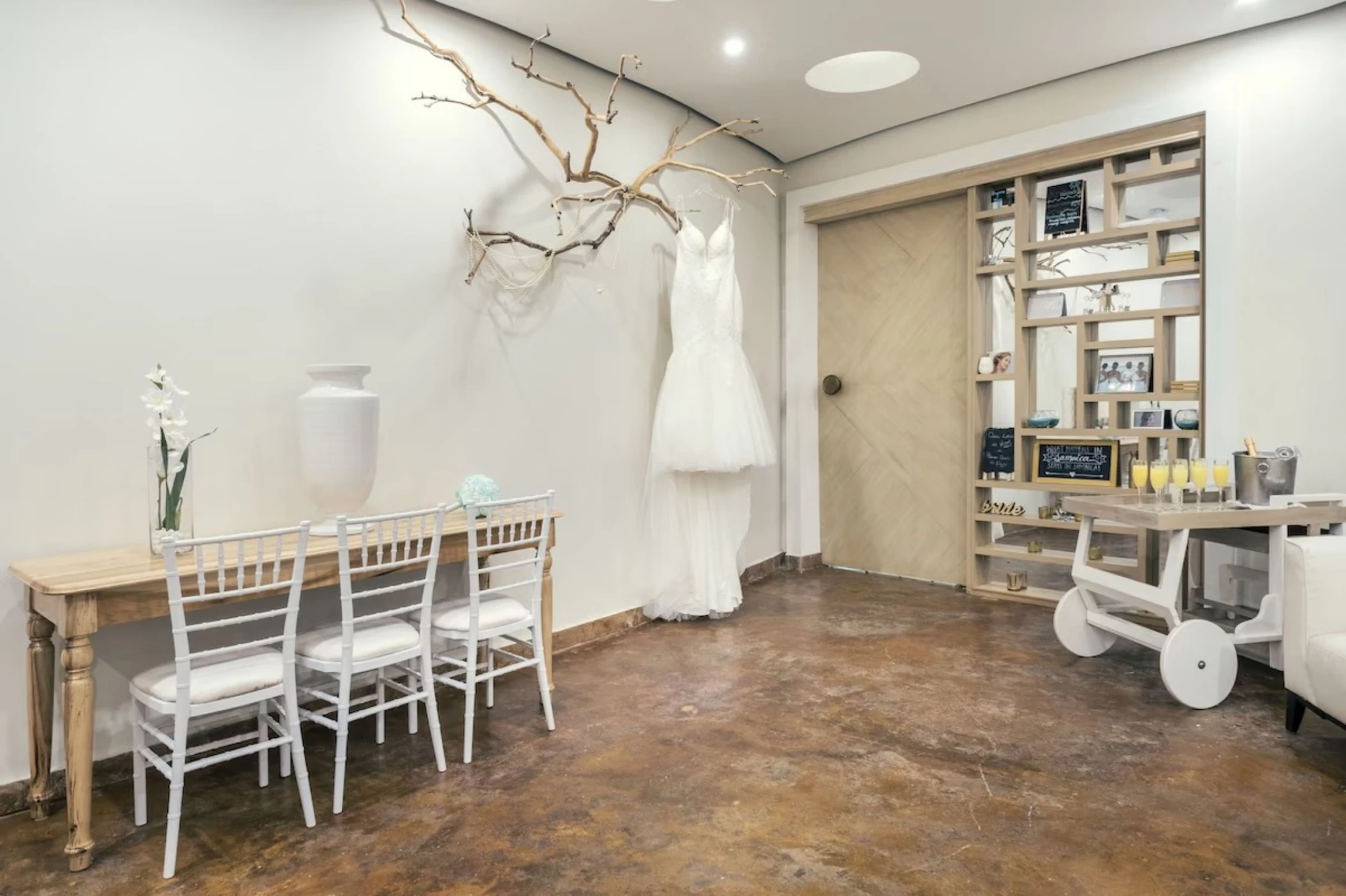 Bridal getting ready room at JOIA Rose Hall by Iberostar
