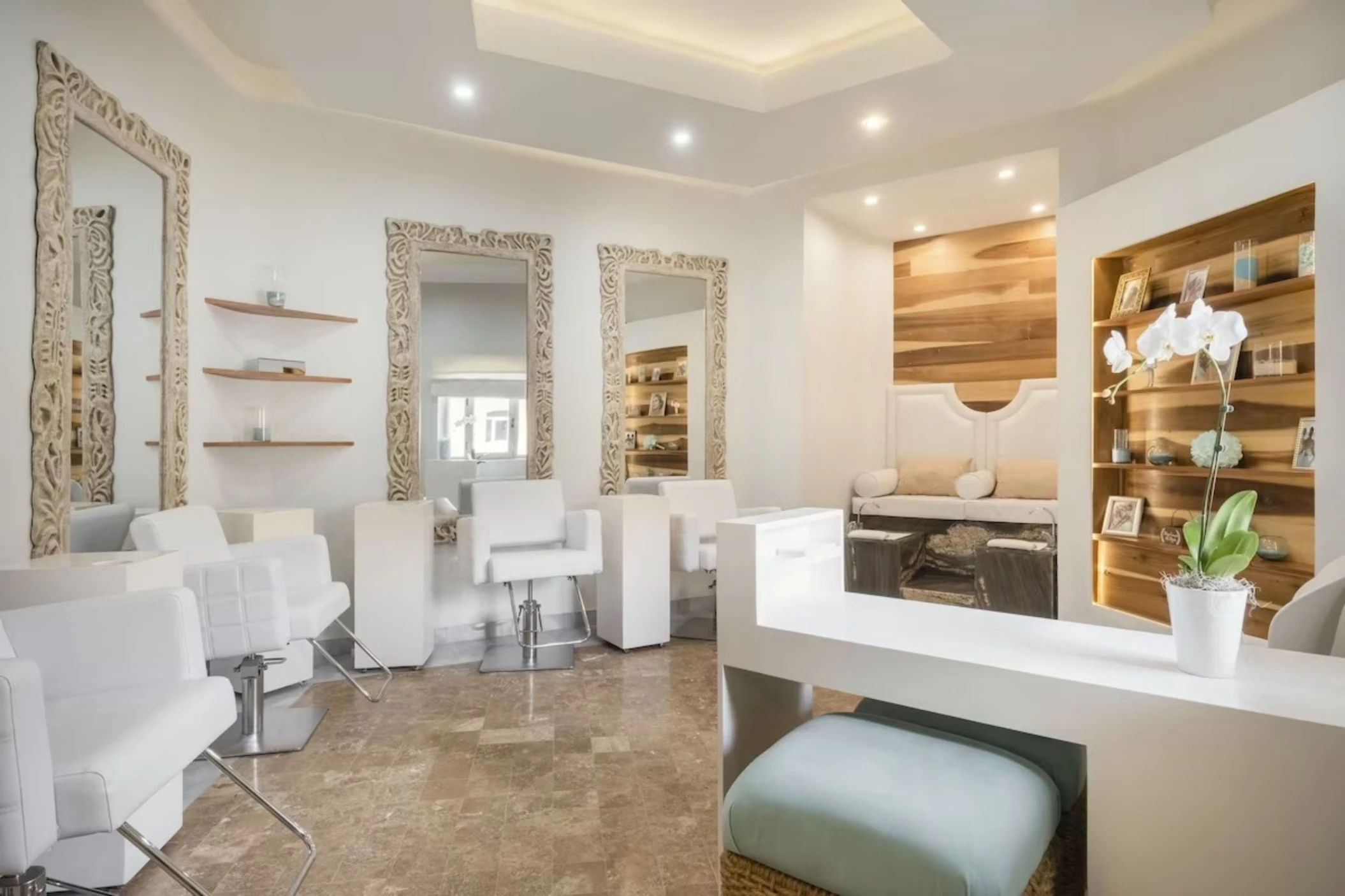 salon at JOIA Rose Hall by Iberostar