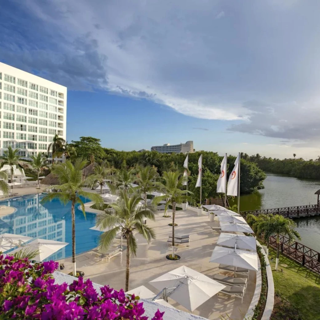 aerial view of Le Blanc Spa Resort Cancun with its pool and lagoon