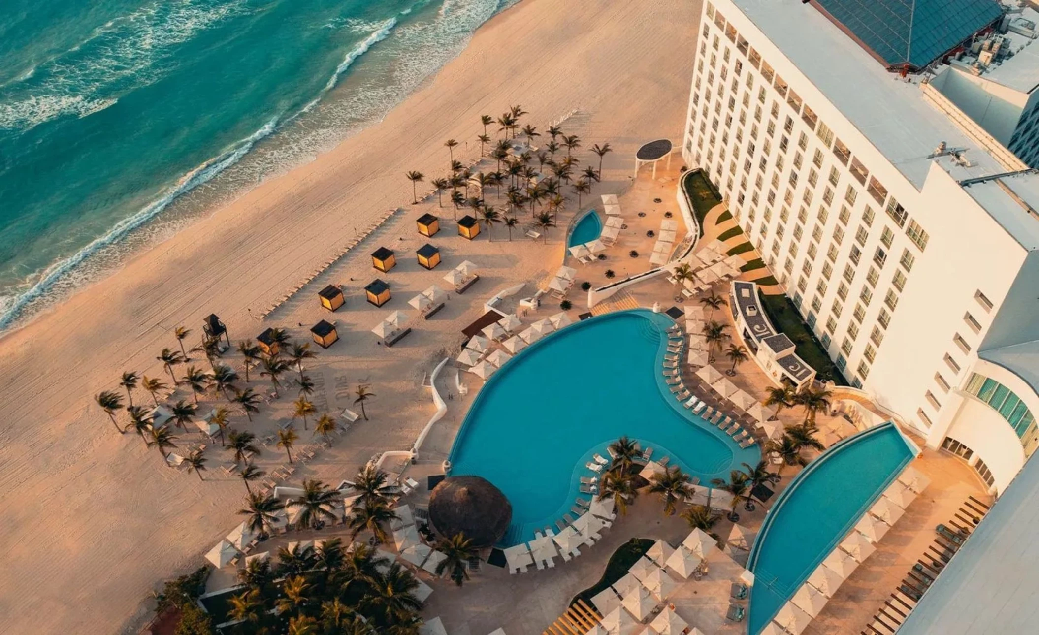 aerial view of Le Blanc Spa Resort Cancun