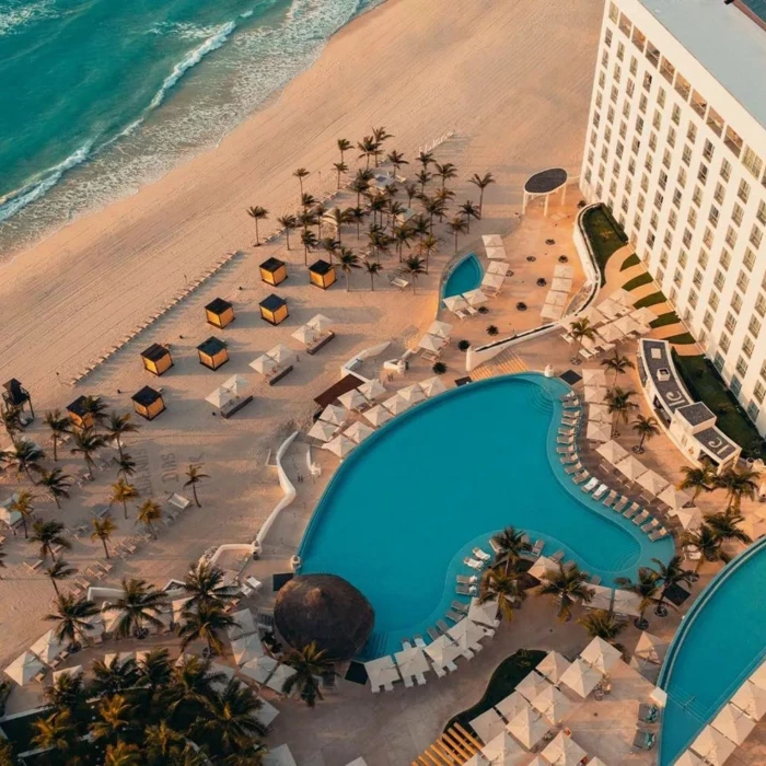 aerial view of Le Blanc Spa Resort Cancun