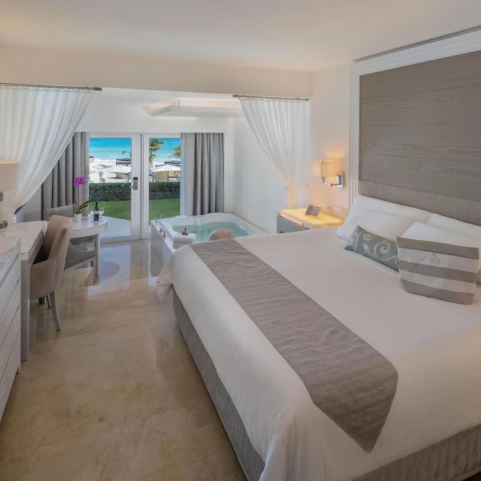 royal walk out suite at Le Blanc Spa Resort Cancun