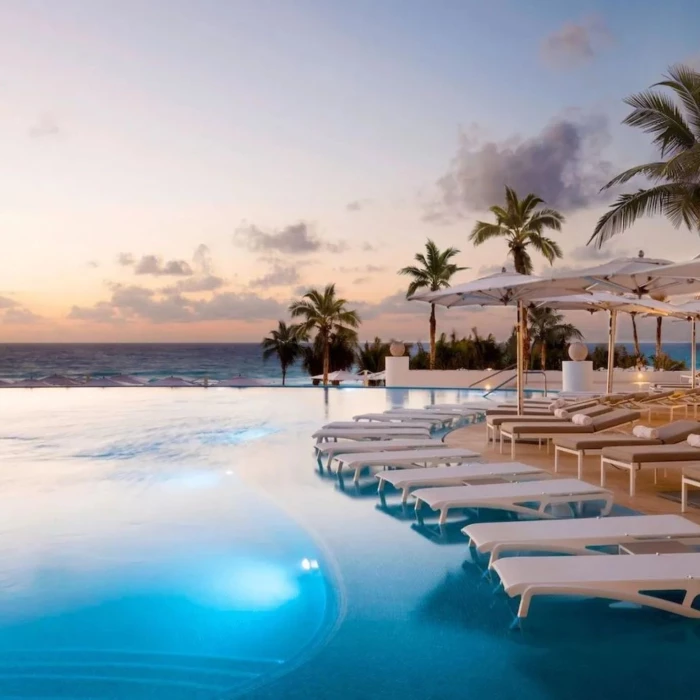 sol pool at Le Blanc Spa Resort Cancun